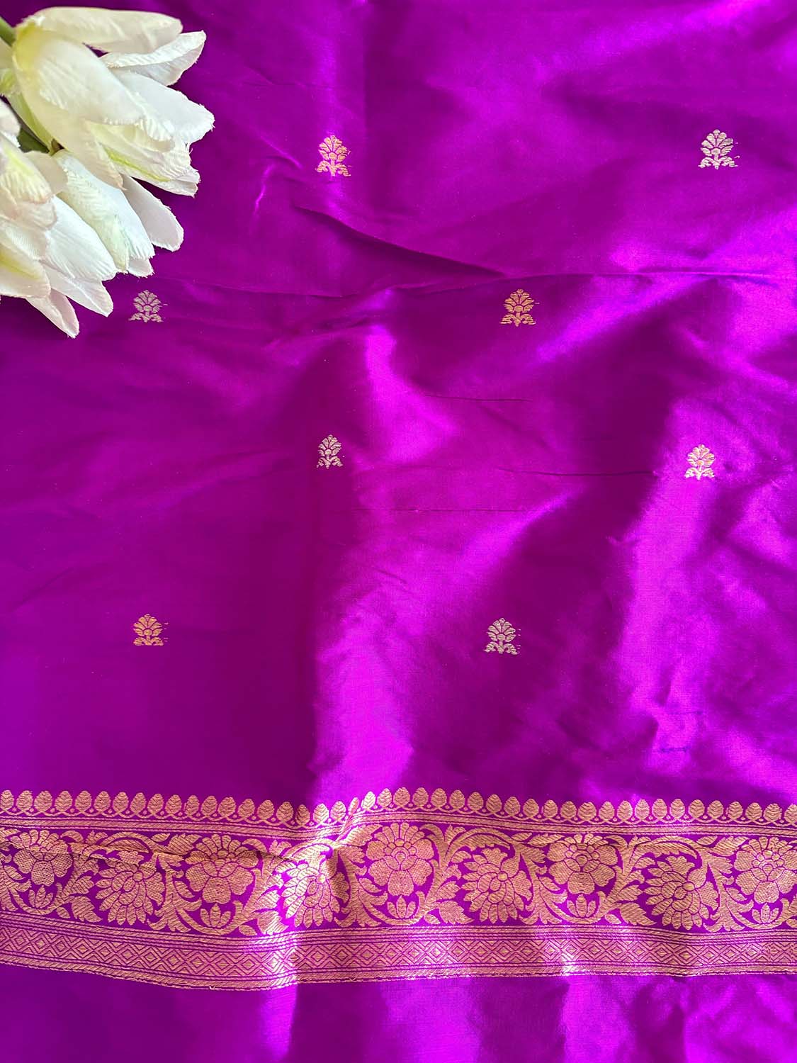 Exquisite Purple Handloom Banarasi Pure Katan Silk Three Piece Flower Design Unstitched Suit Set - Luxurion World