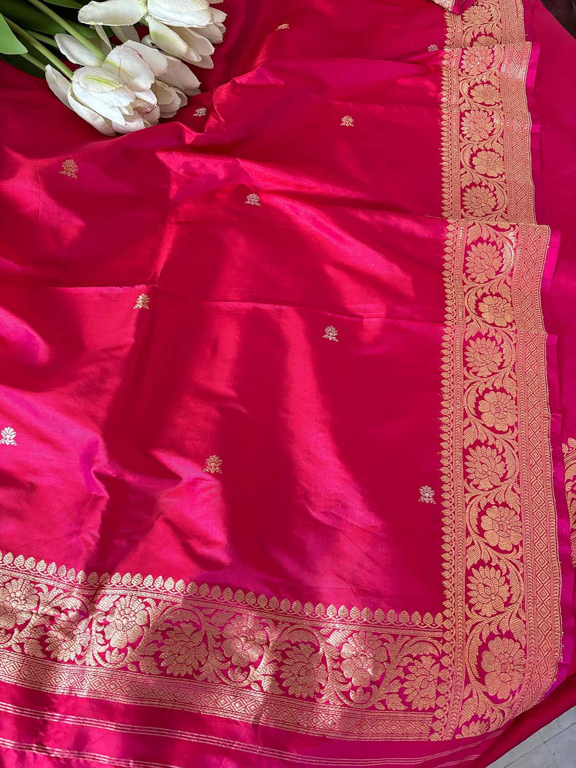 Pink Handloom Banarasi Pure Katan Silk Three Piece Flower Design Unstitched Suit Set - Luxurion World
