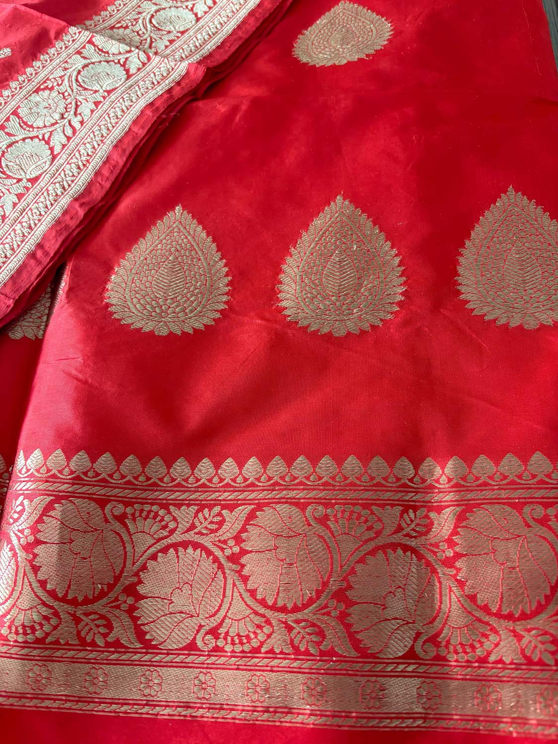 Red Handloom Banarasi Pure Katan Silk Three Piece Big Boota Design Unstitched Suit Set - Luxurion World