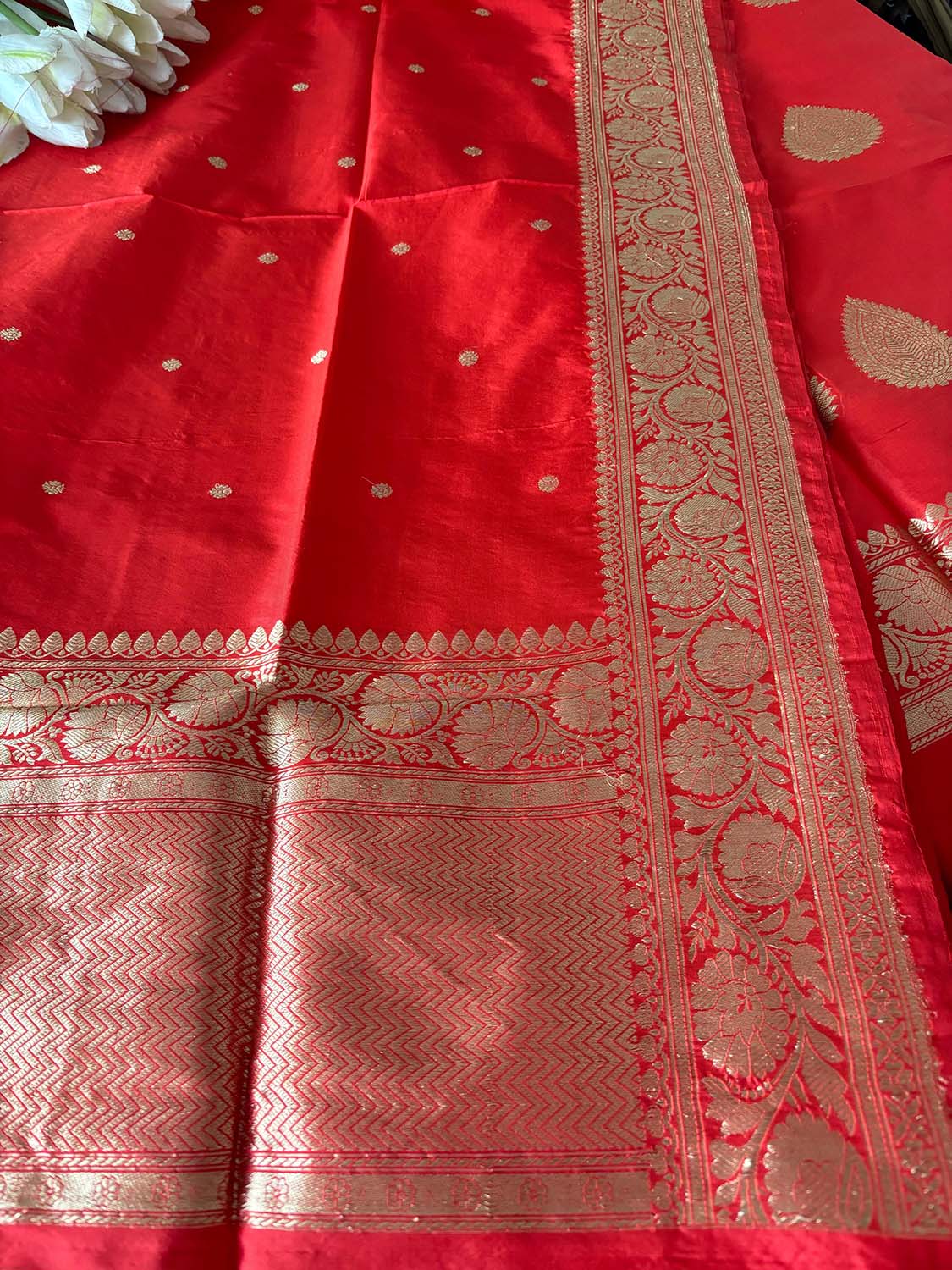Red Handloom Banarasi Pure Katan Silk Three Piece Big Boota Design Unstitched Suit Set - Luxurion World