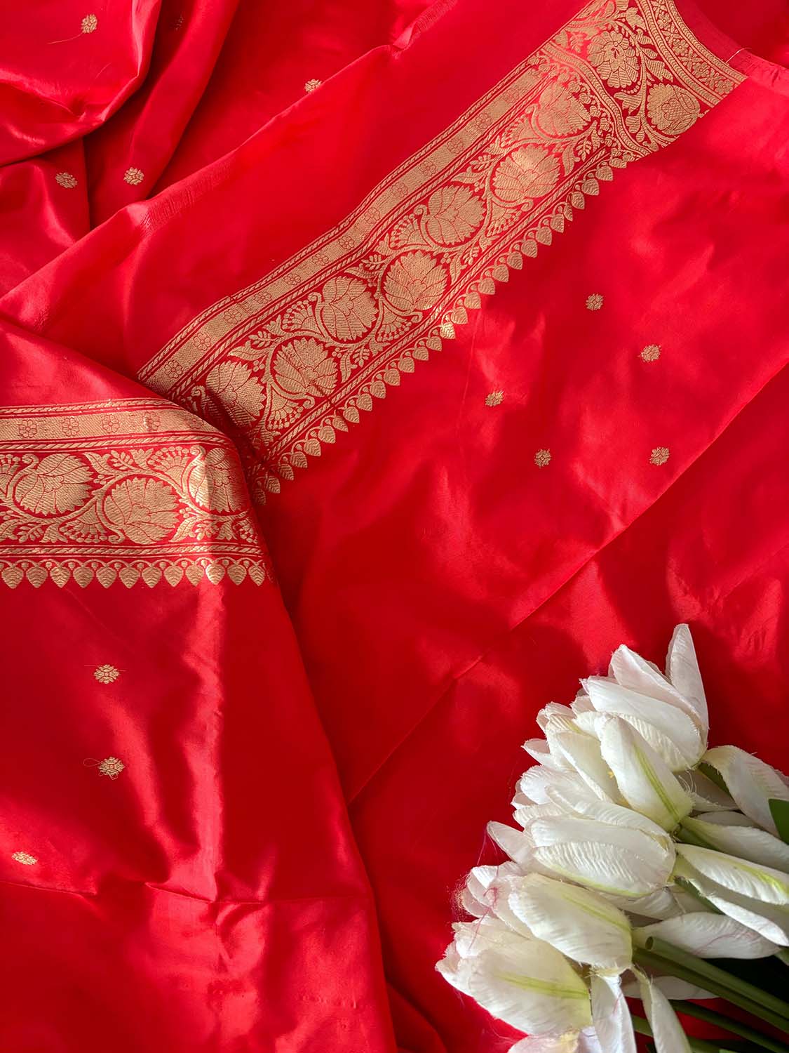 Red Handloom Banarasi Pure Katan Silk Three Piece Big Boota Design Unstitched Suit Set - Luxurion World