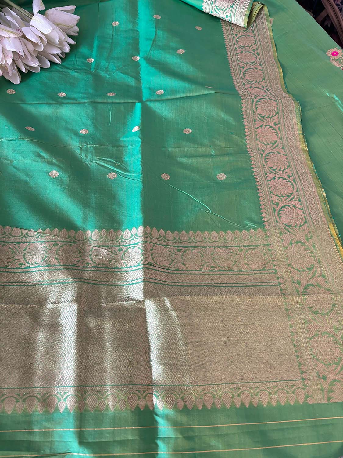 Green Handloom Banarasi Pure Katan Silk Three Piece Pink Meena Flower Design Unstitched Suit Set - Luxurion World