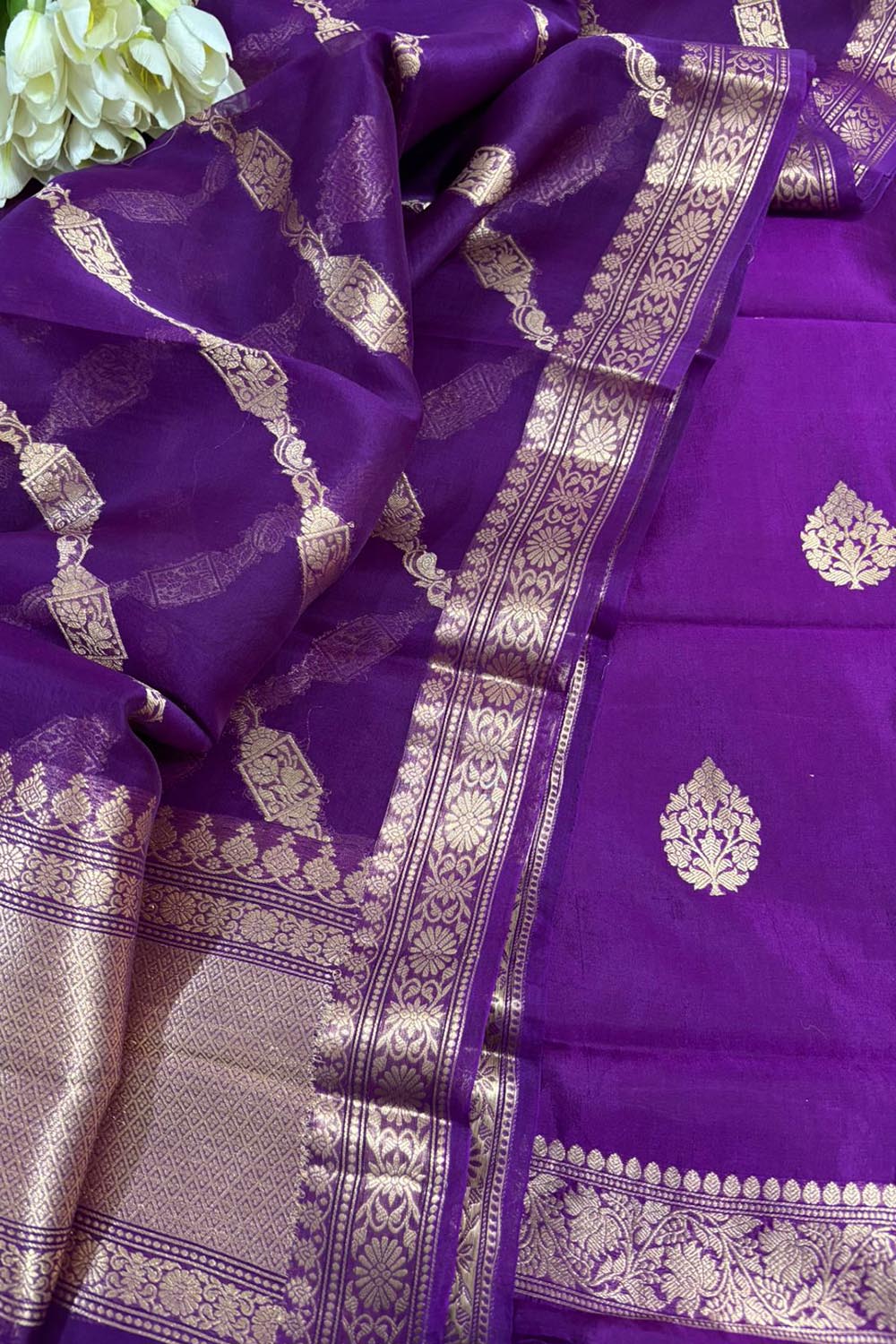 Exquisite Banarasi Pure Chiniya Silk Three Piece Unstitched Suit Set With Kora Silk Dupatta - Luxurion World