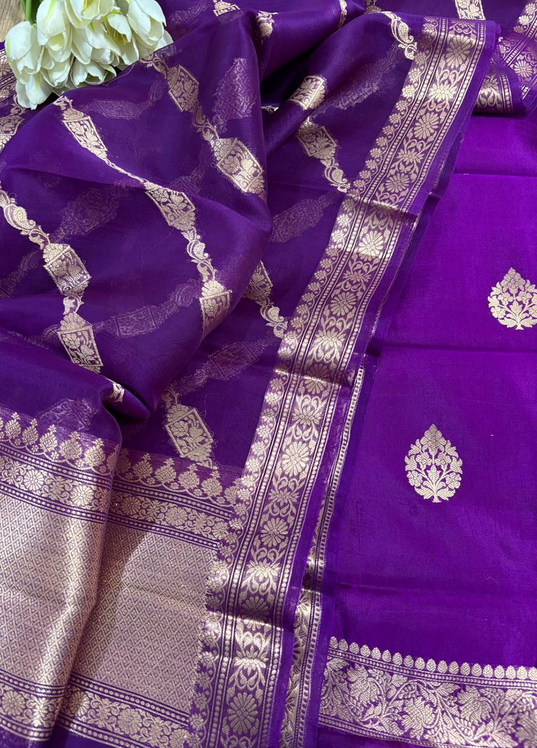 Exquisite Banarasi Pure Chiniya Silk Three Piece Unstitched Suit Set With Kora Silk Dupatta - Luxurion World