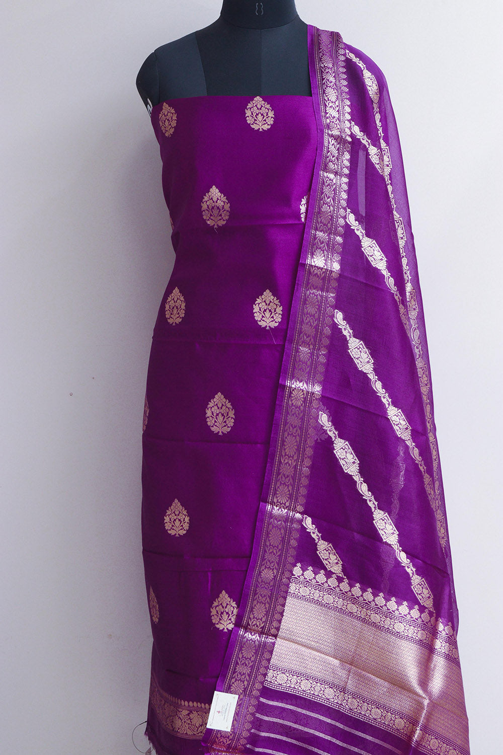 Exquisite Banarasi Pure Chiniya Silk Three Piece Unstitched Suit Set With Kora Silk Dupatta - Luxurion World