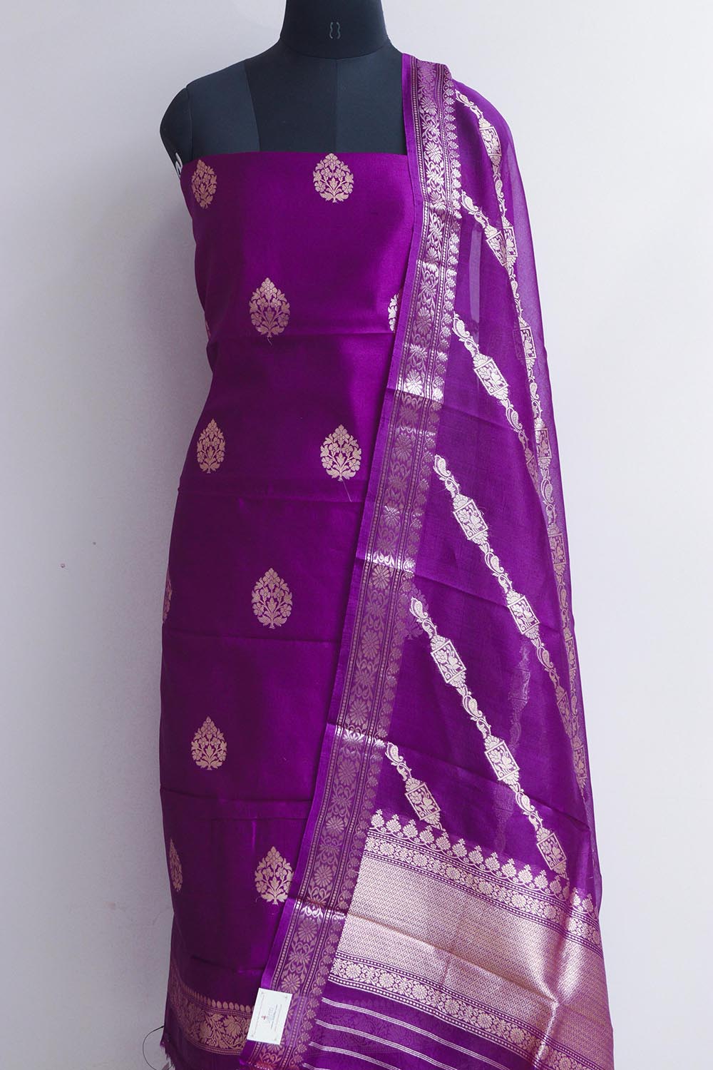 Exquisite Banarasi Pure Chiniya Silk Three Piece Unstitched Suit Set With Kora Silk Dupatta - Luxurion World