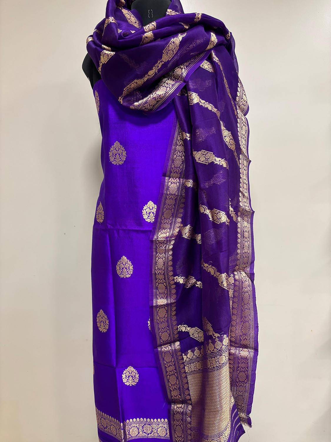 Elegant Blue Banarasi Pure Chiniya Silk Three Piece Unstitched Suit Set With Kora Silk Dupatta - Luxurion World