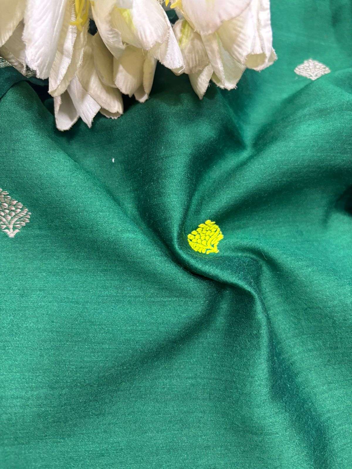 Green Banarasi Pure Moonga Silk Unstitched Three Piece Suit Set - Luxurion World