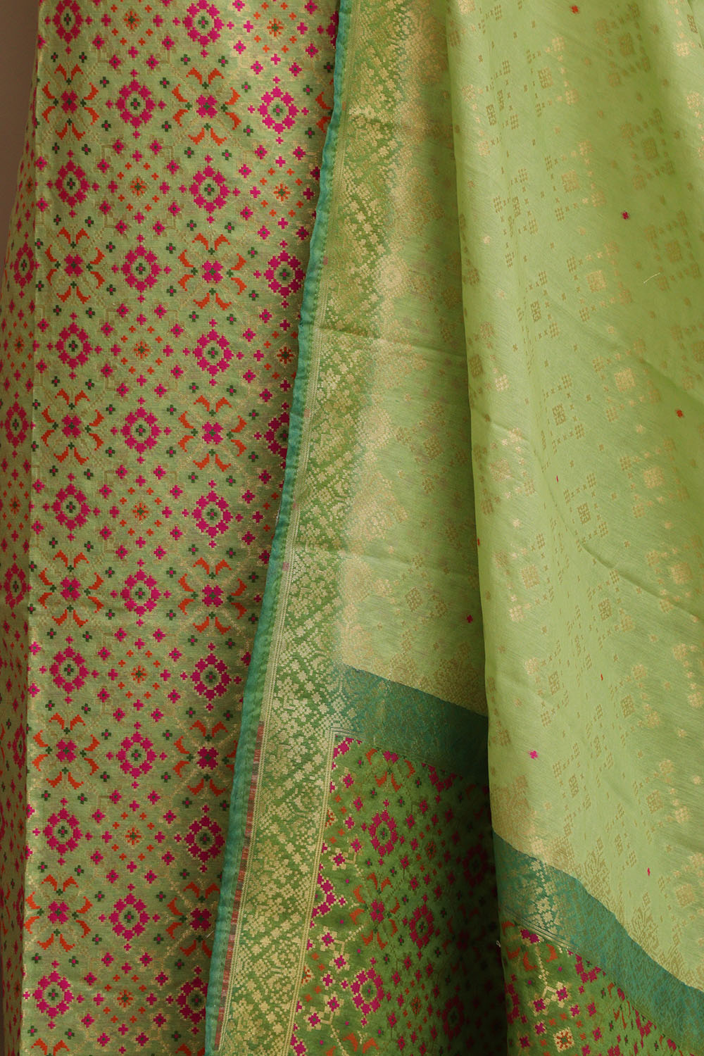 Green Banarasi Cotton Meenakari Three Piece Unstitched Suit Set - Luxurion World