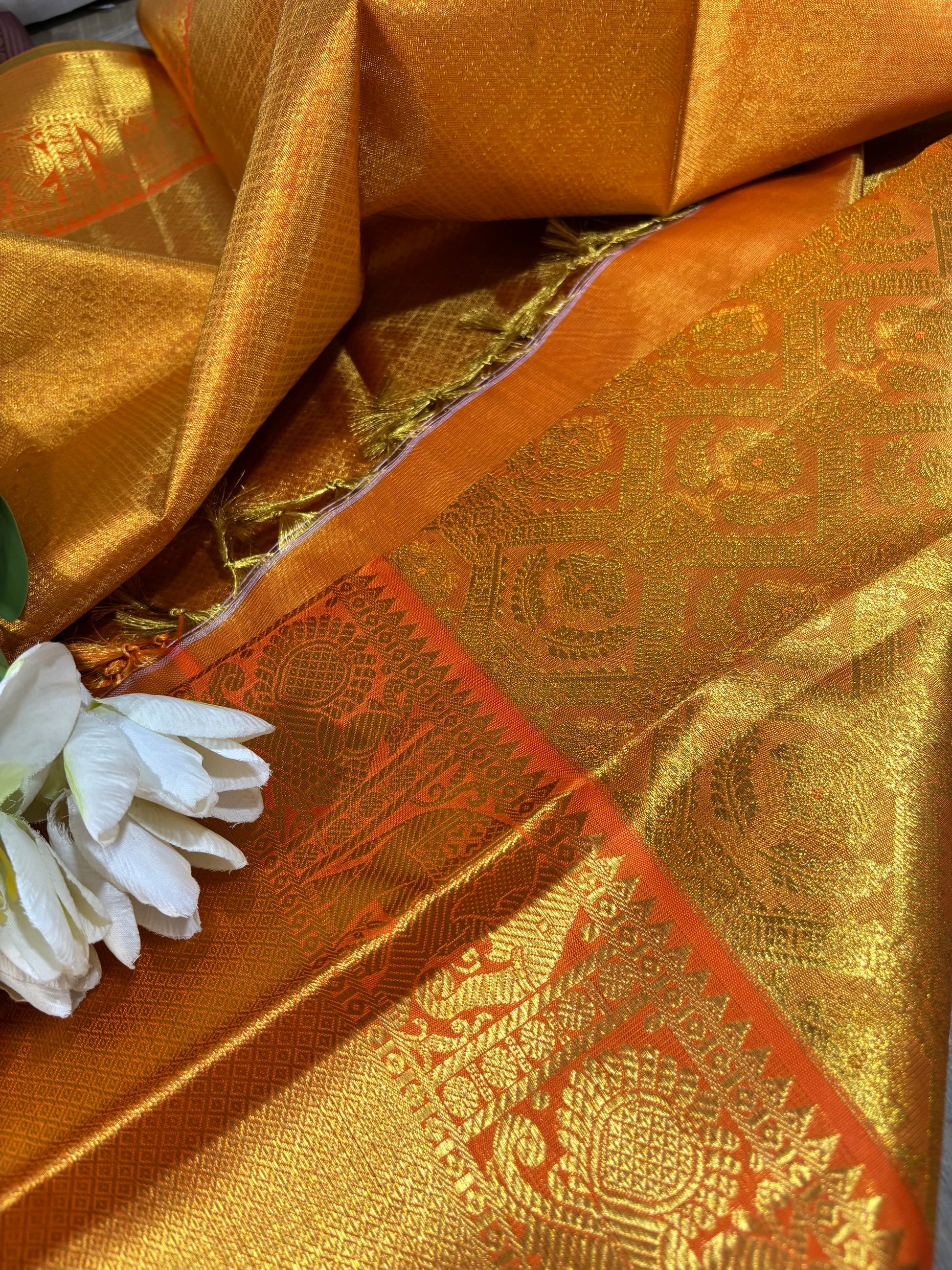 Golden Kanjeevaram Handloom Pure Silk Dupatta - Luxurion World