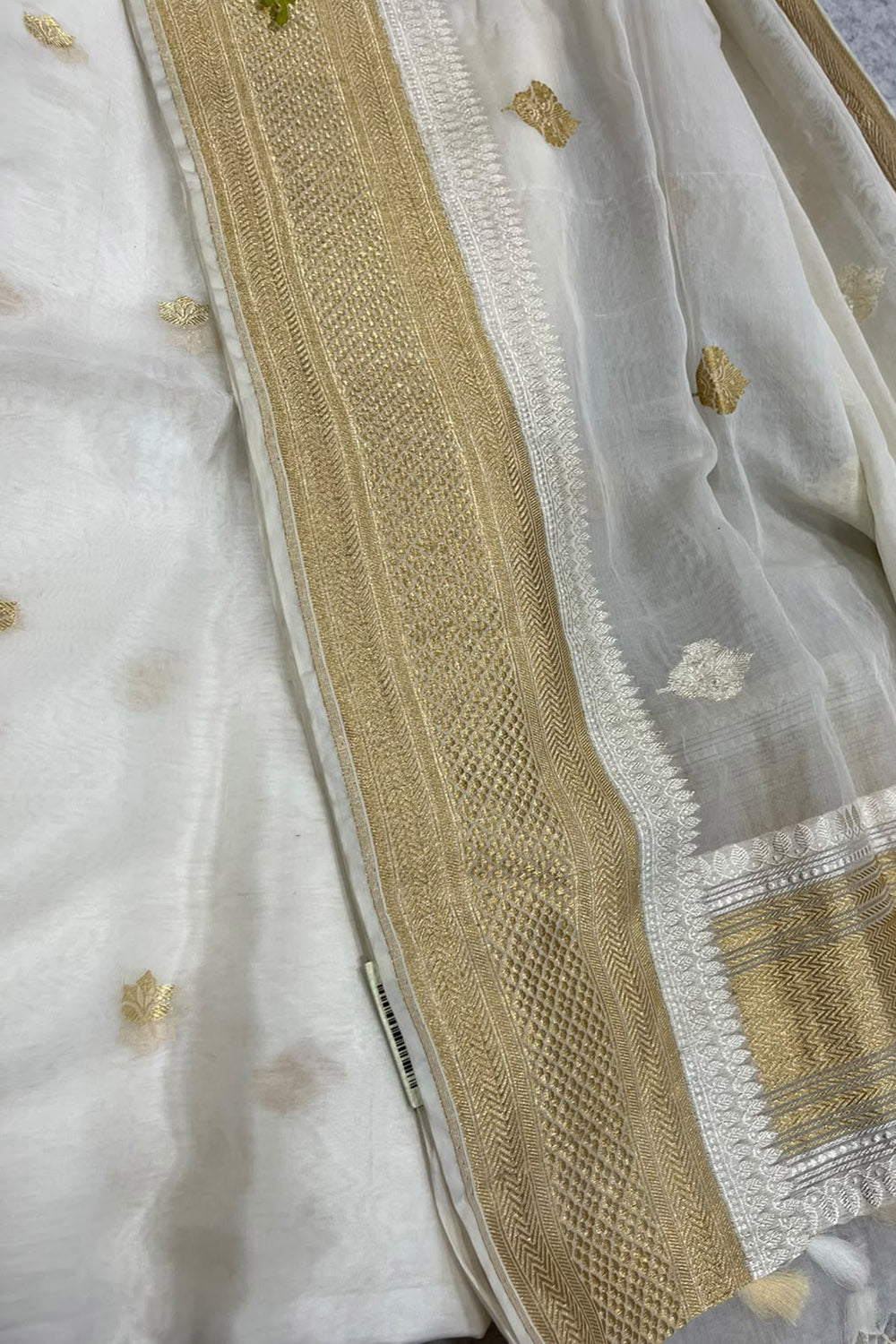 Dyeable Banarasi Kora Silk Booti Design Suit With White Handloom Banarasi Pure Kora Silk Dupatta IS4B126092401