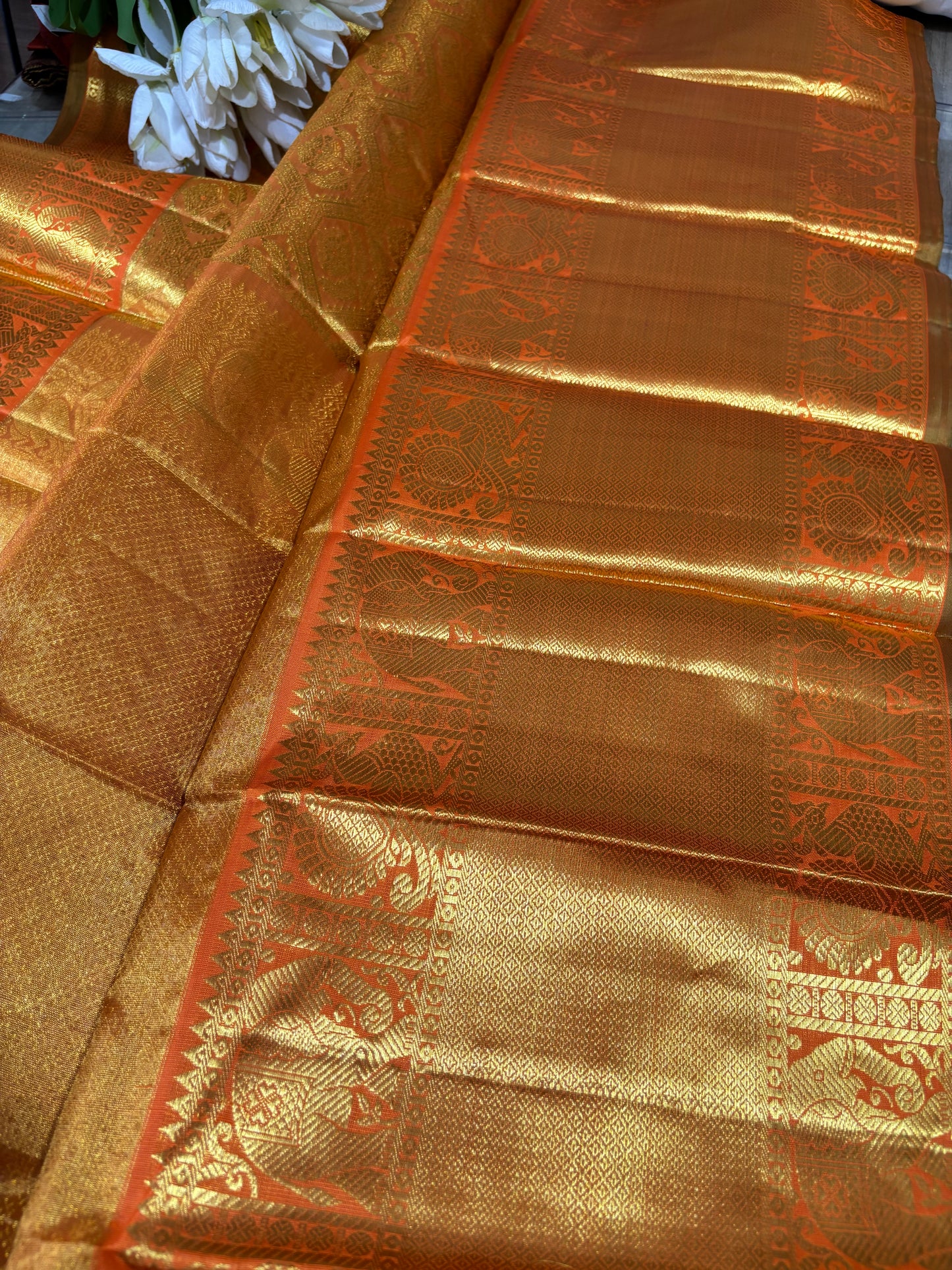 Golden Kanjeevaram Handloom Pure Silk Dupatta - Luxurion World