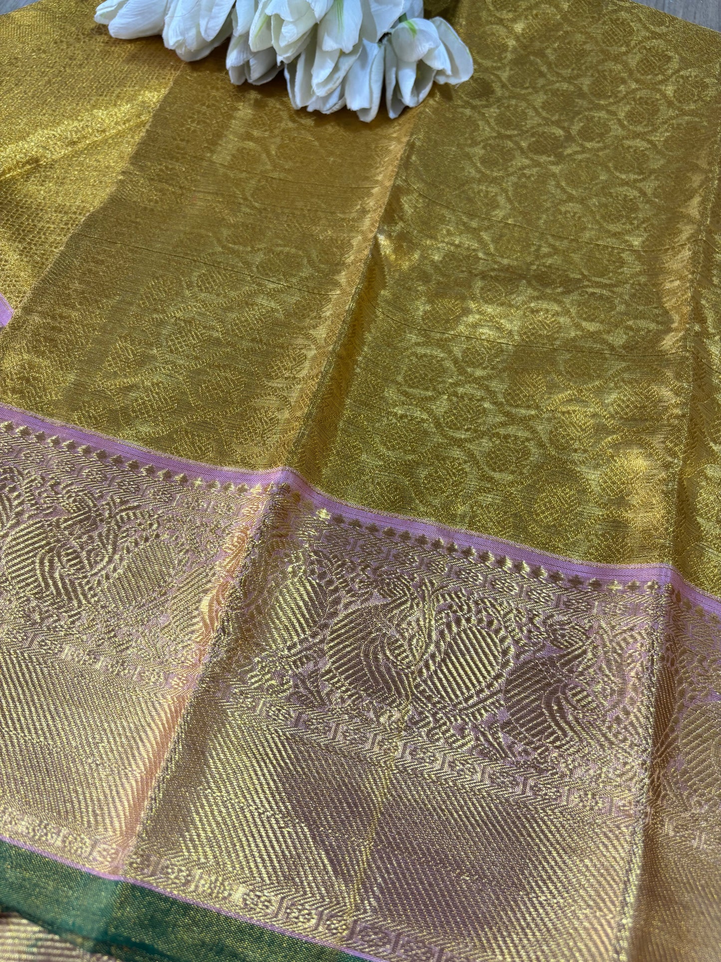 Golden Kanjeevaram Handloom Pure Silk Dupatta - Luxurion World