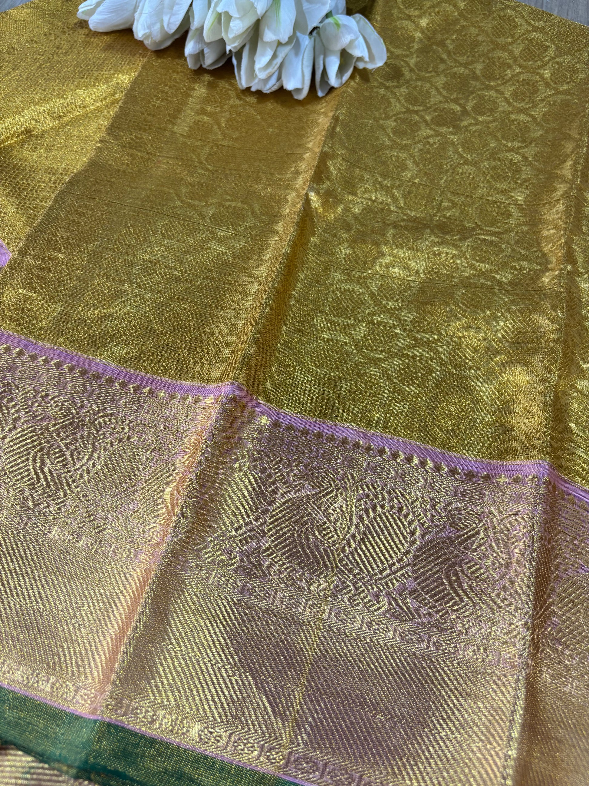 Golden Kanjeevaram Handloom Pure Silk Dupatta - Luxurion World