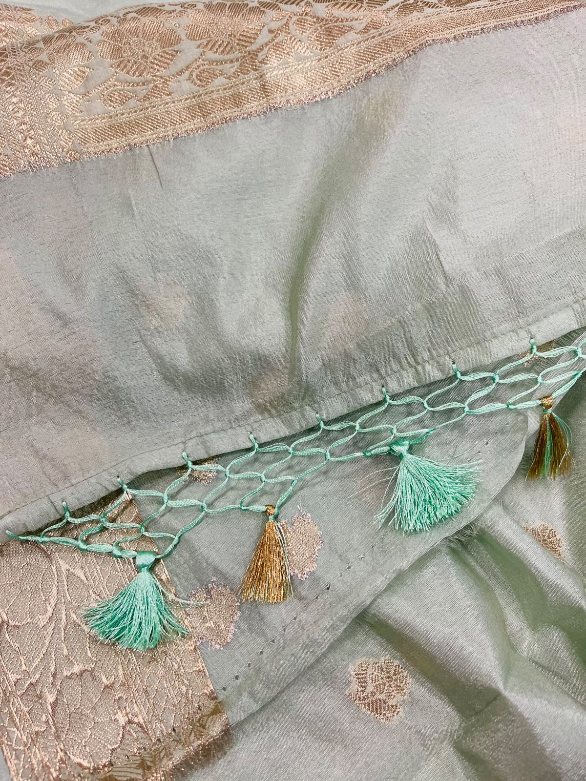 Green Banarasi Soft Silk Saree IS1B1ZA526090802