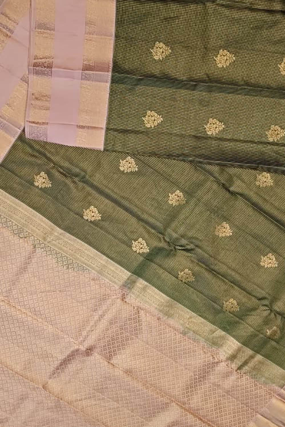 Green Handloom Gadwal Pure Silk Saree