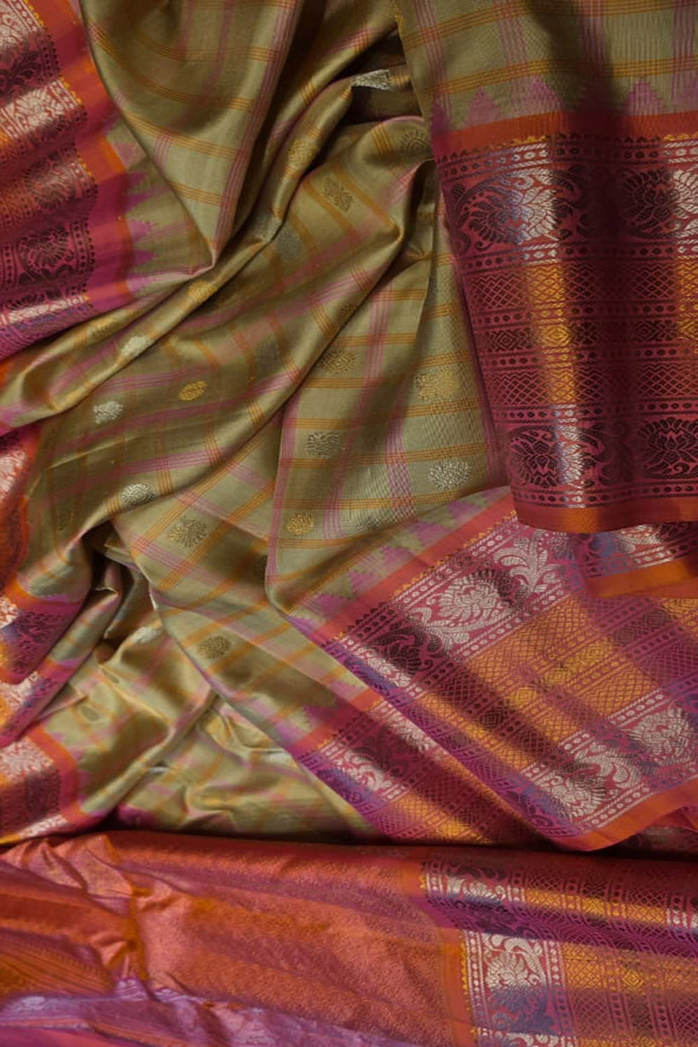 Green Handloom Gadwal Pure Silk Saree