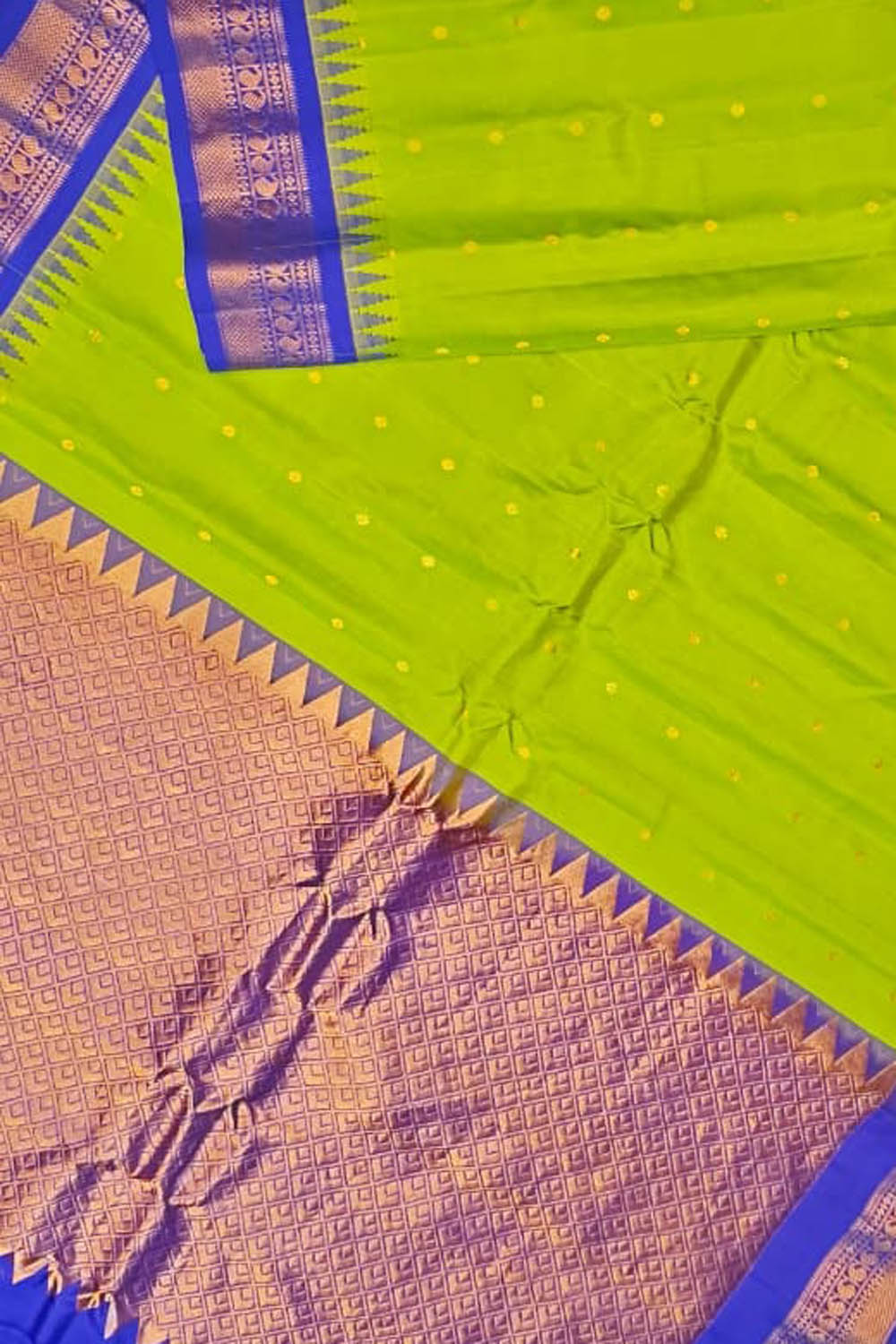 Green Gadwal Handloom Pure Silk Saree