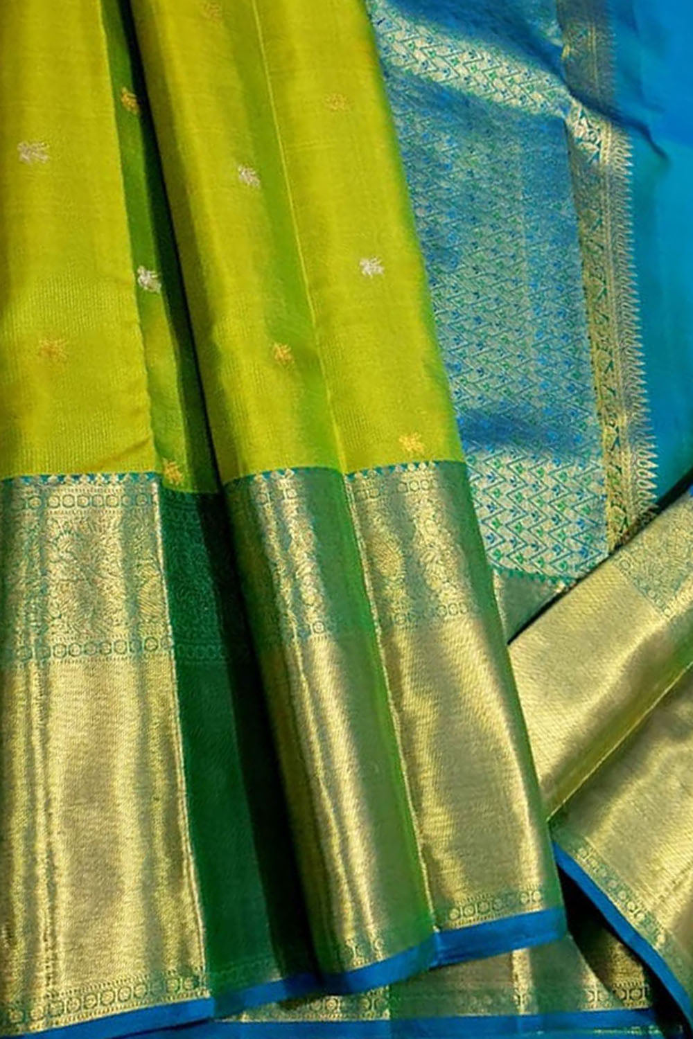 Green Kanjeevaram Silk Handloom Saree Traditional