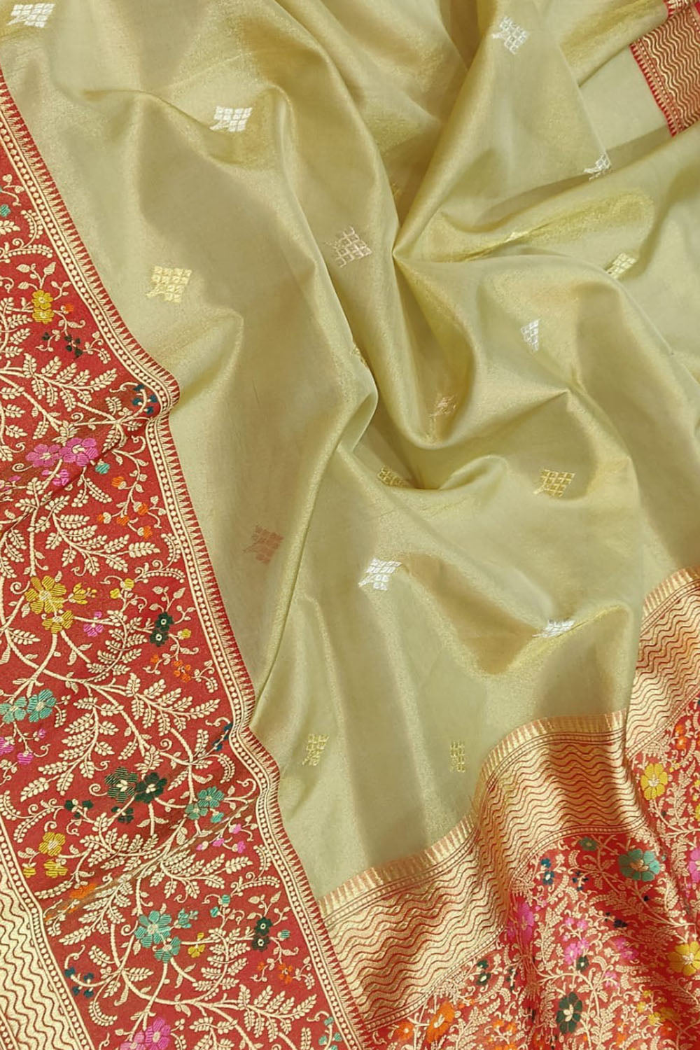 Green Banarasi Kora Tissue Silk Saree — Meenakari Skirt Border, Heritage Drape