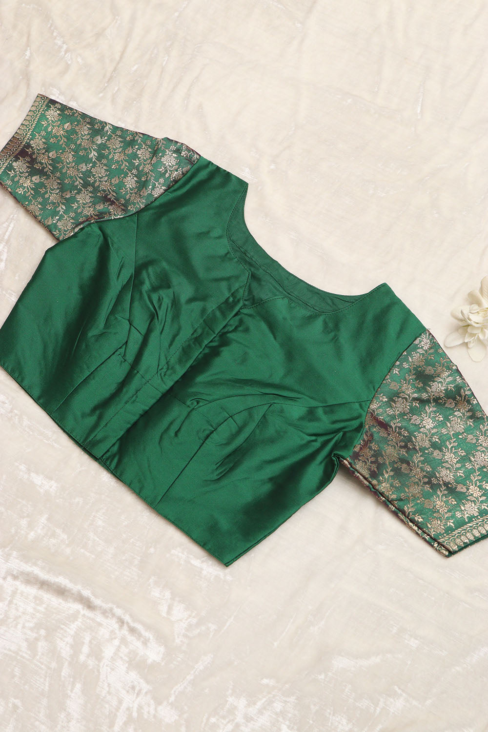 Elegant Green Plain Silk Non Padded Blouse With Banarasi Border - Luxurion World