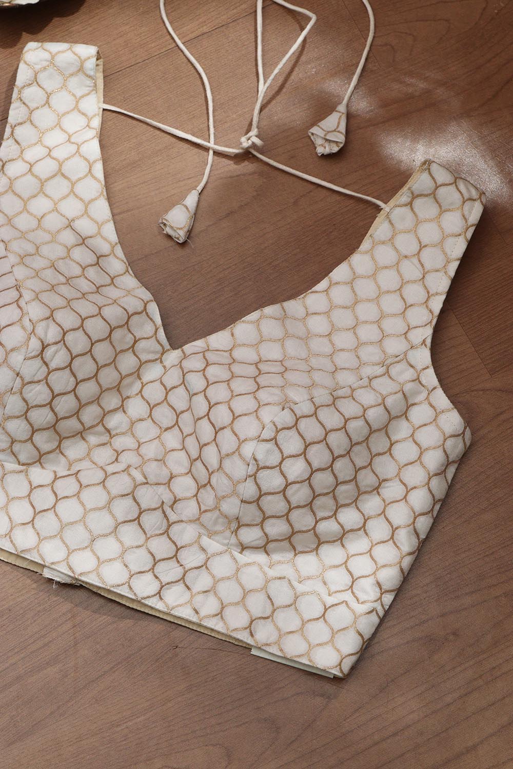 Dyeable Banarasi Silk Padded Blouse - Luxurion World