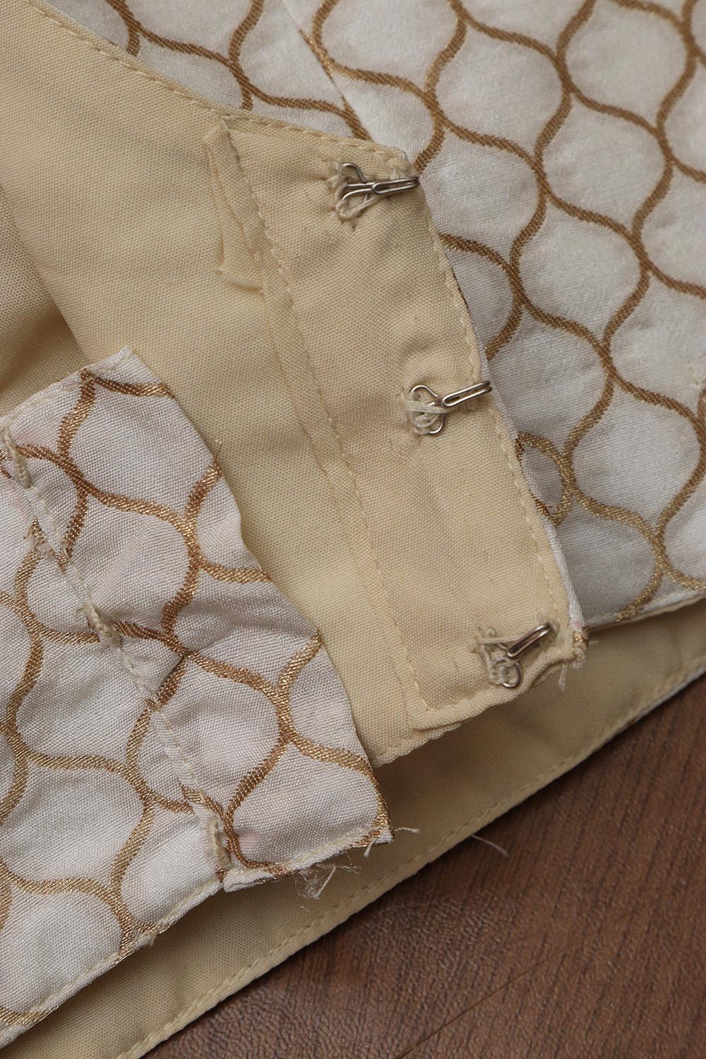 Dyeable Banarasi Silk Padded Blouse - Luxurion World