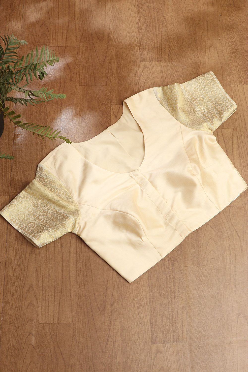 Cream Plain Silk Banarasi Border Non Padded Blouse - Luxurion World