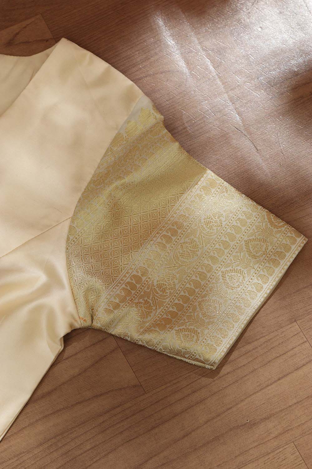 Cream Plain Silk Banarasi Border Non Padded Blouse - Luxurion World