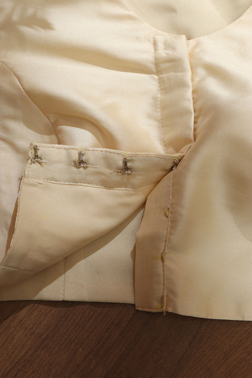 Cream Plain Silk Banarasi Border Non Padded Blouse - Luxurion World