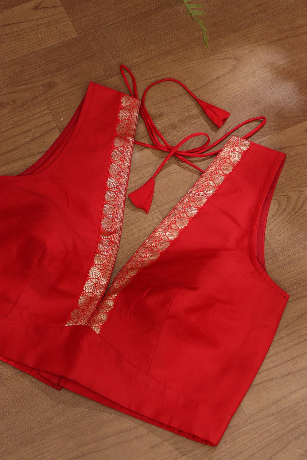 Red Silk Banarasi Border Non Padded Blouse - Luxurion World