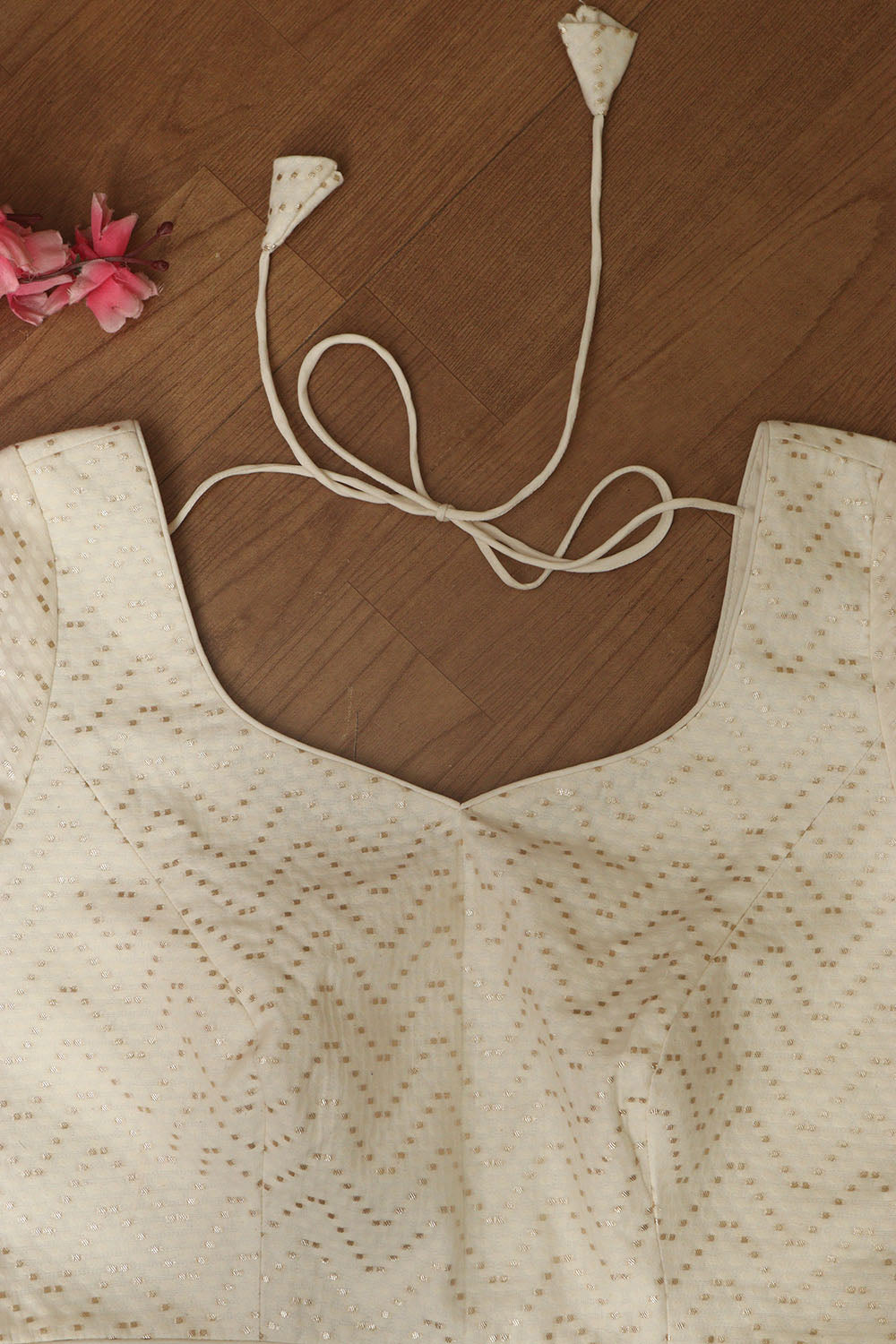 Elegant White Banarasi Pure Cotton Non Padded Blouse - Luxurion World