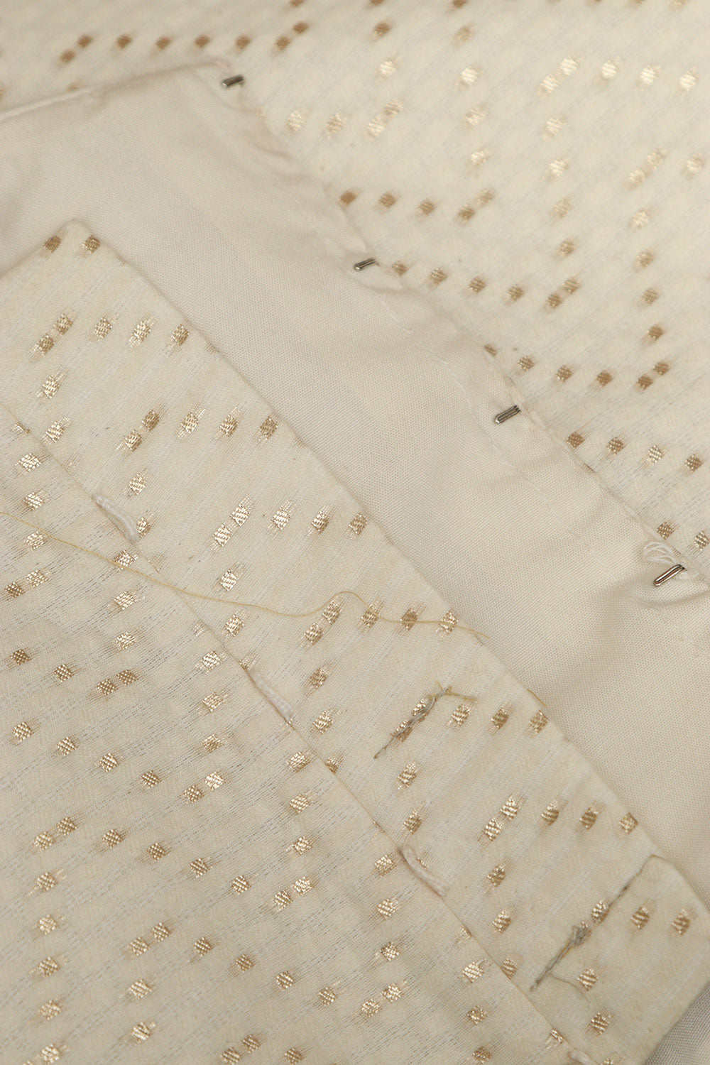 Elegant White Banarasi Pure Cotton Non Padded Blouse - Luxurion World