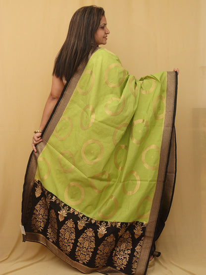 Green Banarasi Silk Dupatta: Ethnic Elegance at its Best! - Luxurion World