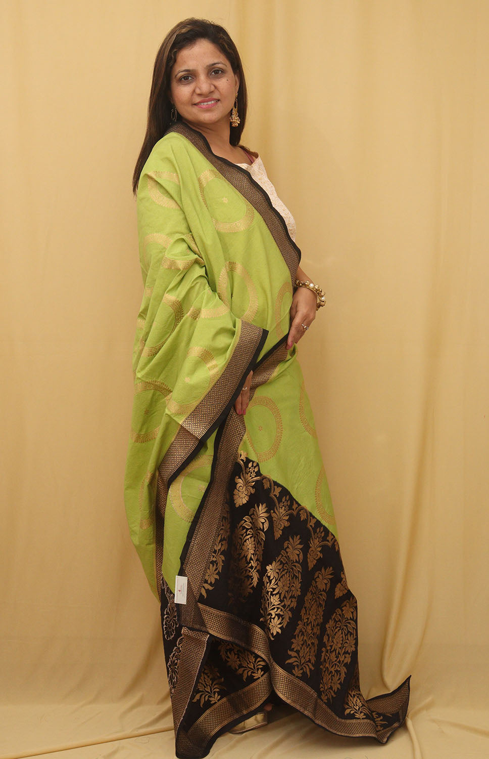 Green Banarasi Silk Dupatta: Ethnic Elegance at its Best!