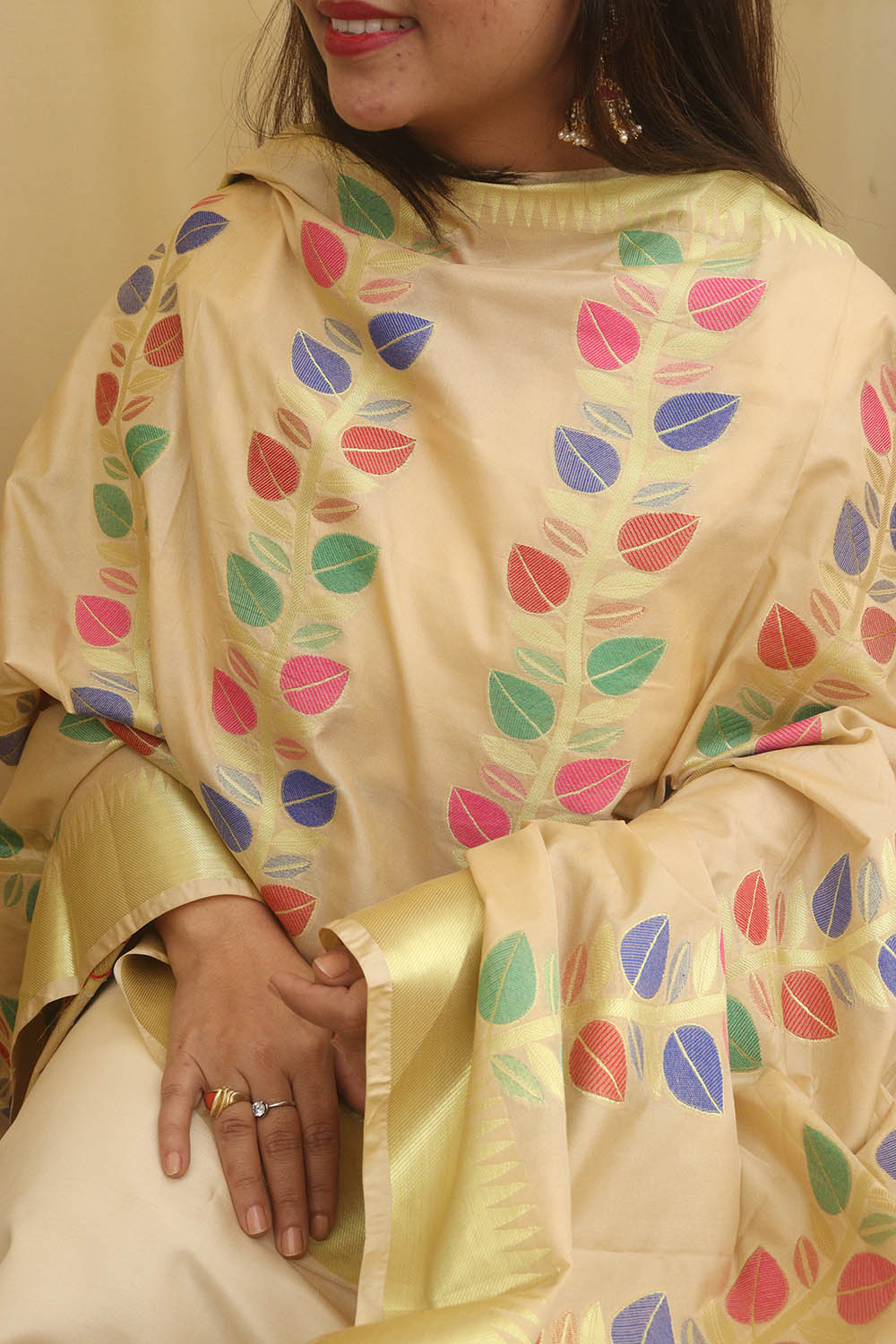 Ethnic Charm: Cream Banarasi Silk Meenakari Dupatta for Stunning Style - Luxurion World