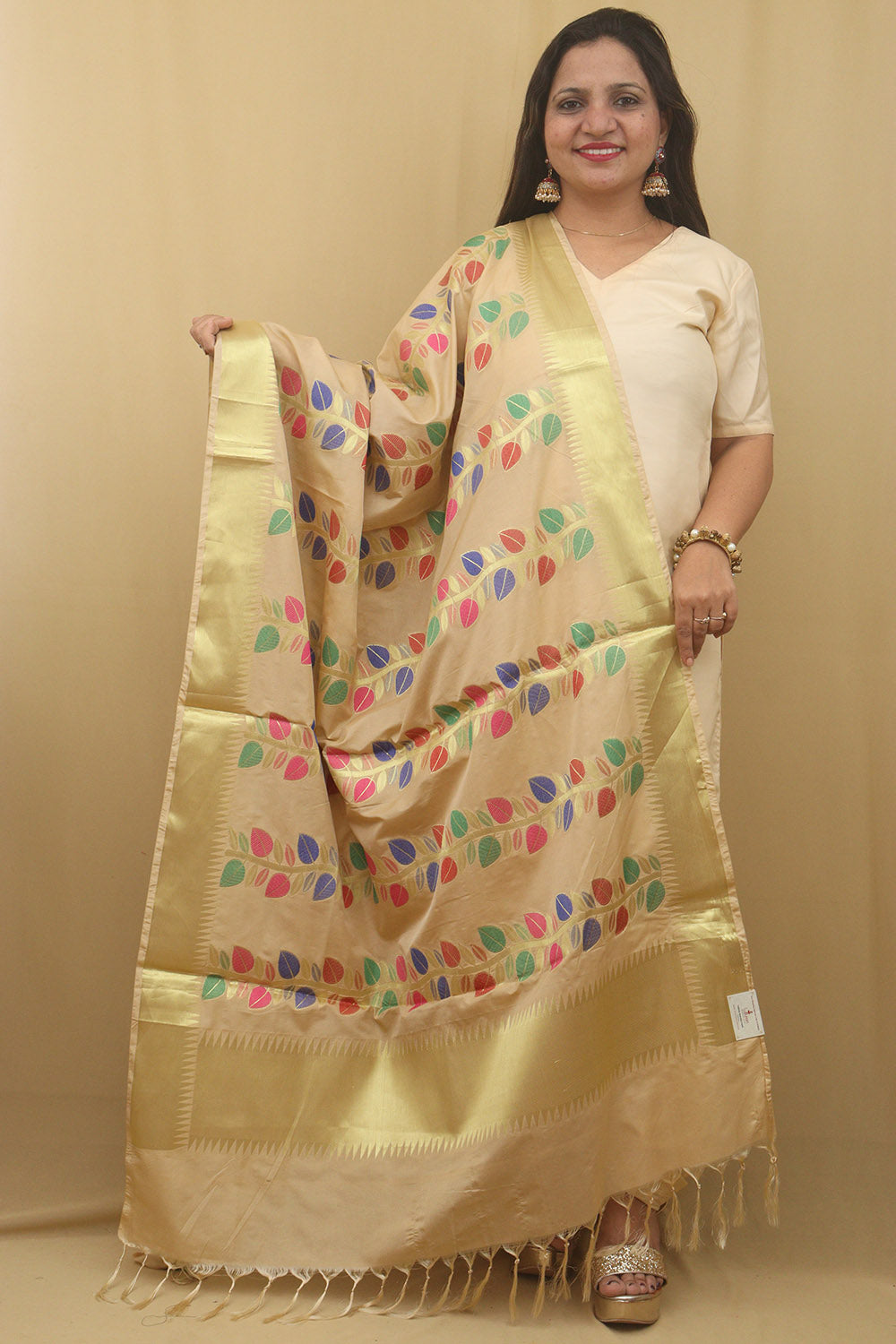 Ethnic Charm: Cream Banarasi Silk Meenakari Dupatta for Stunning Style - Luxurion World