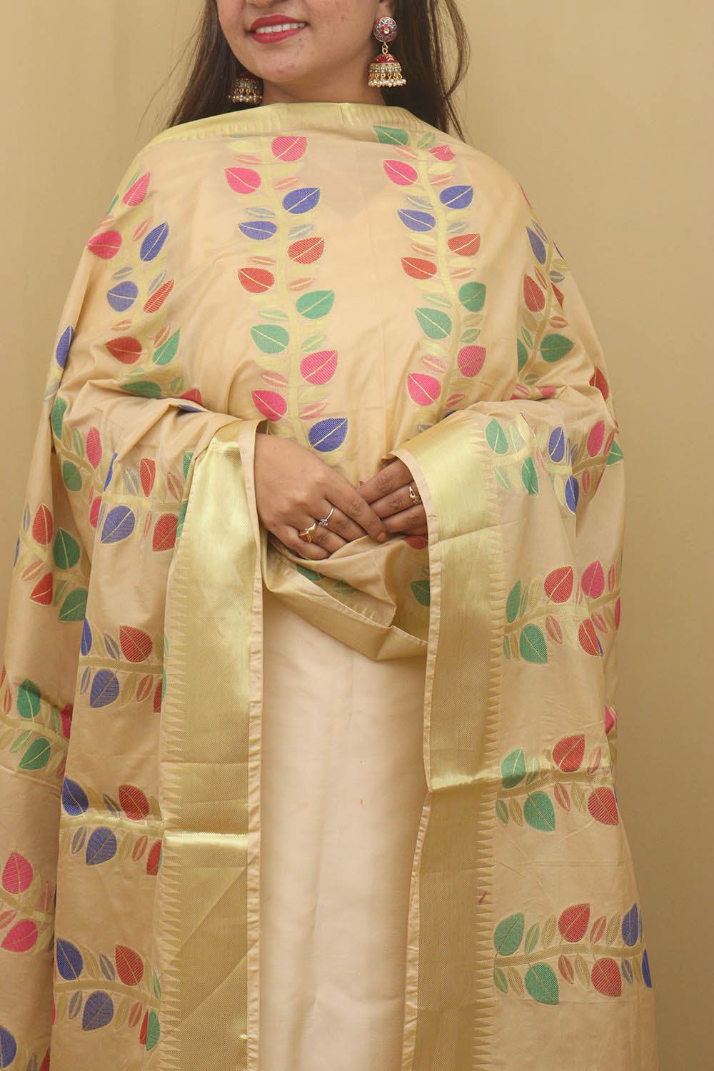 Ethnic Charm: Cream Banarasi Silk Meenakari Dupatta for Stunning Style