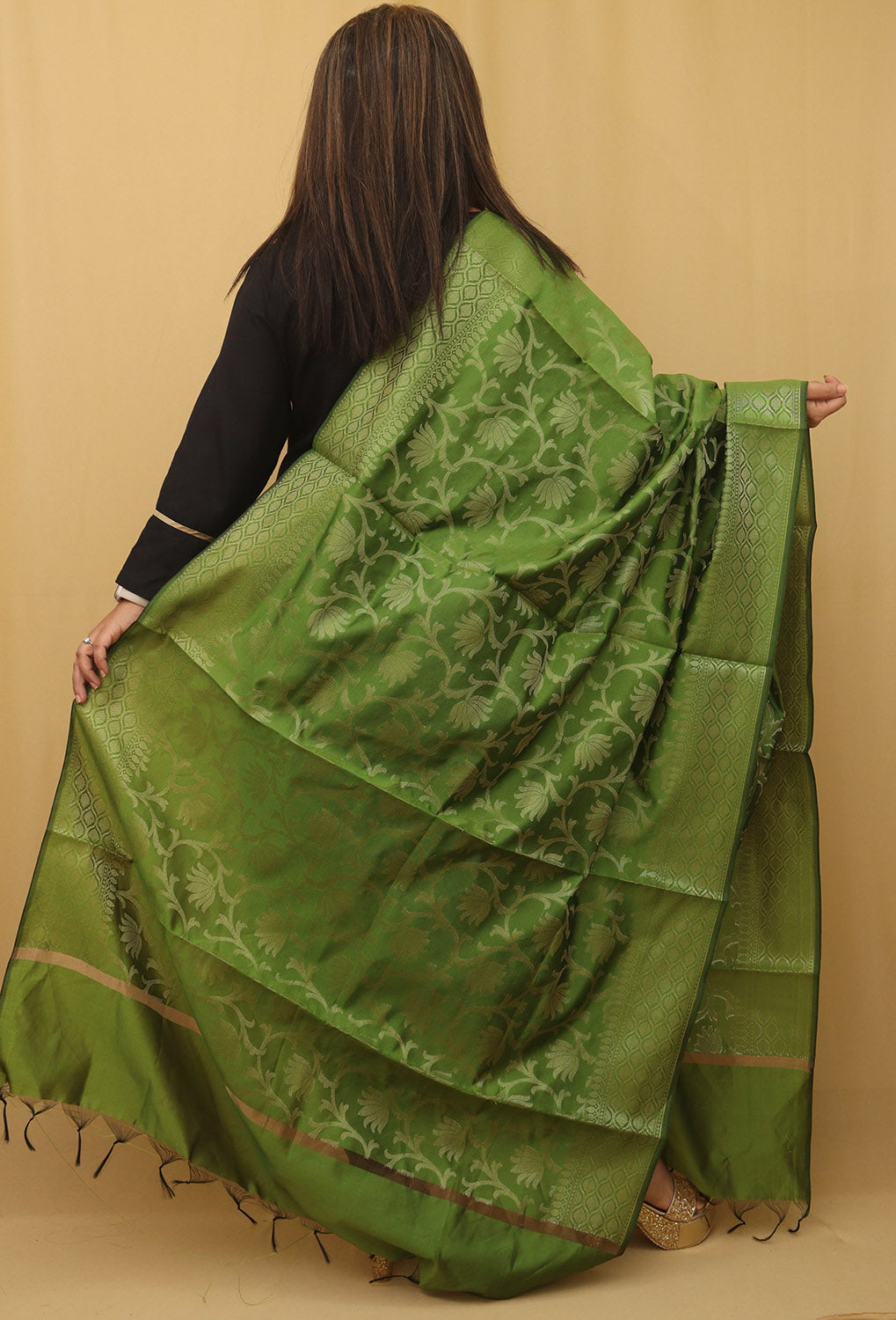 Stylish Green Banarasi Cotton Silk Dupatta for Ethnic Charm - Luxurion World