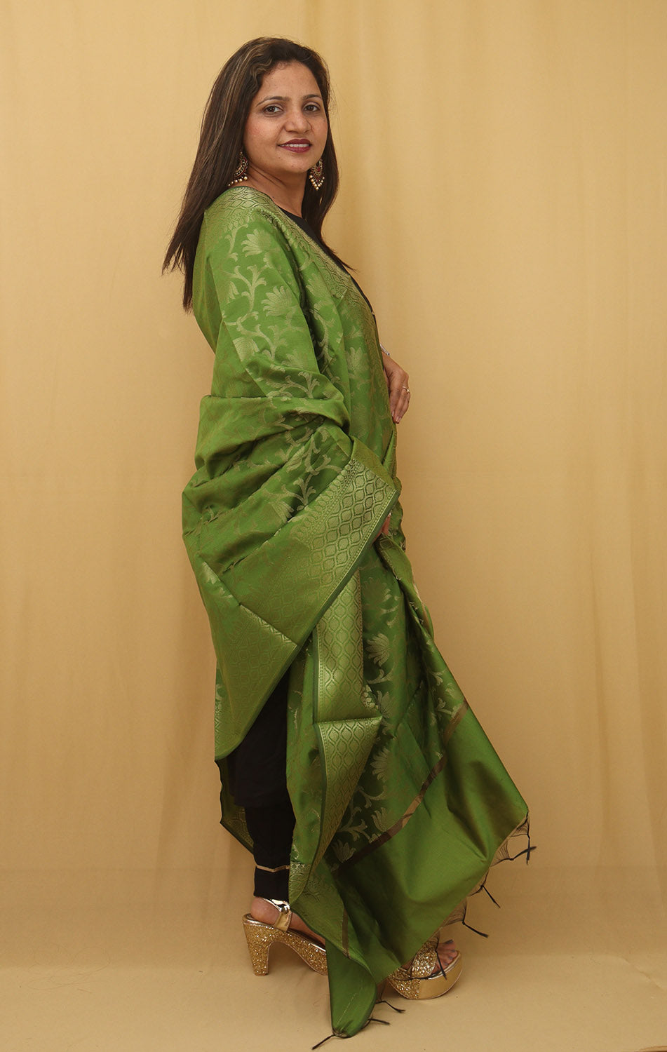 Stylish Green Banarasi Cotton Silk Dupatta for Ethnic Charm - Luxurion World
