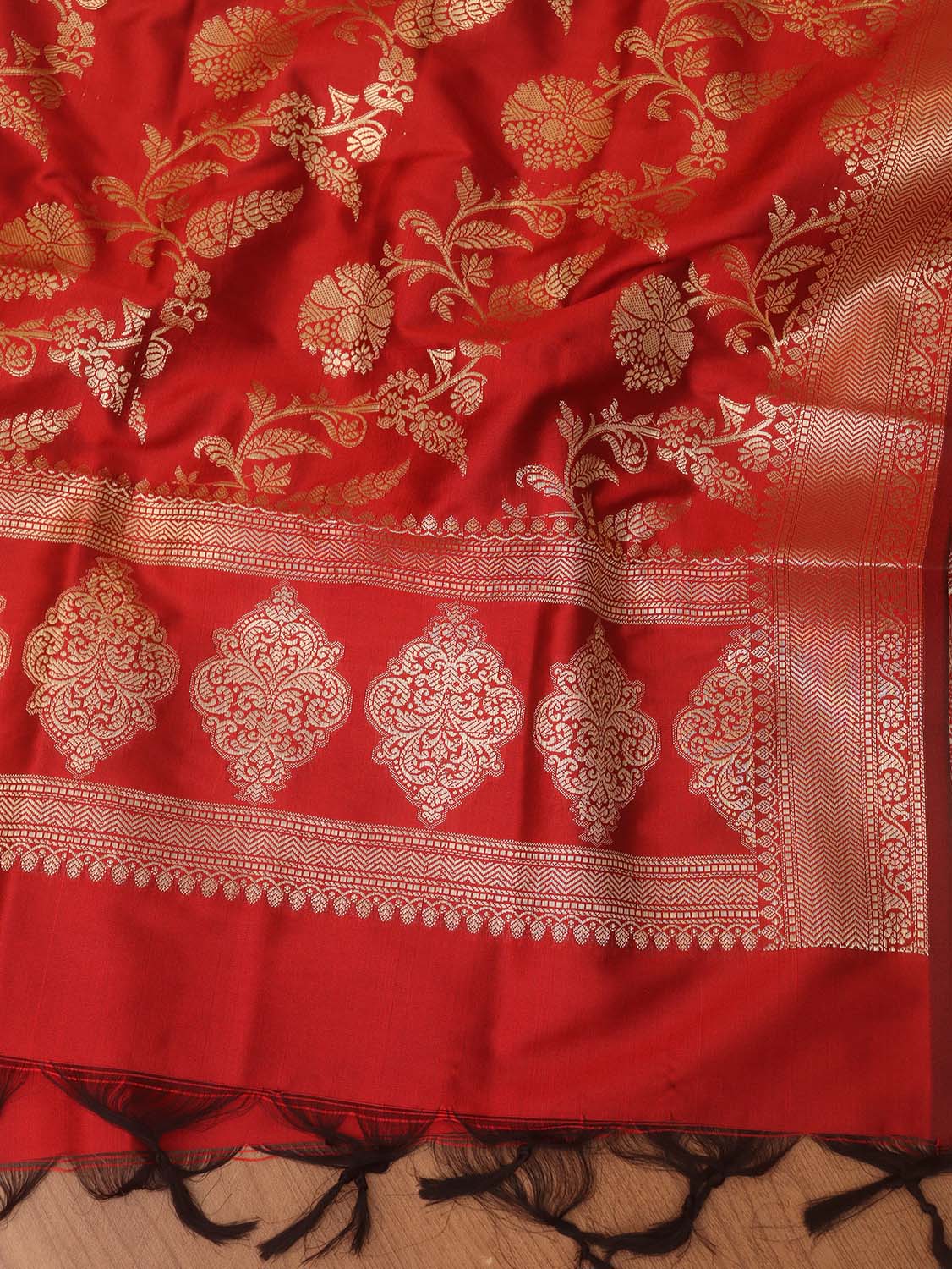 Red Banarasi Silk Dupatta - Luxurion World