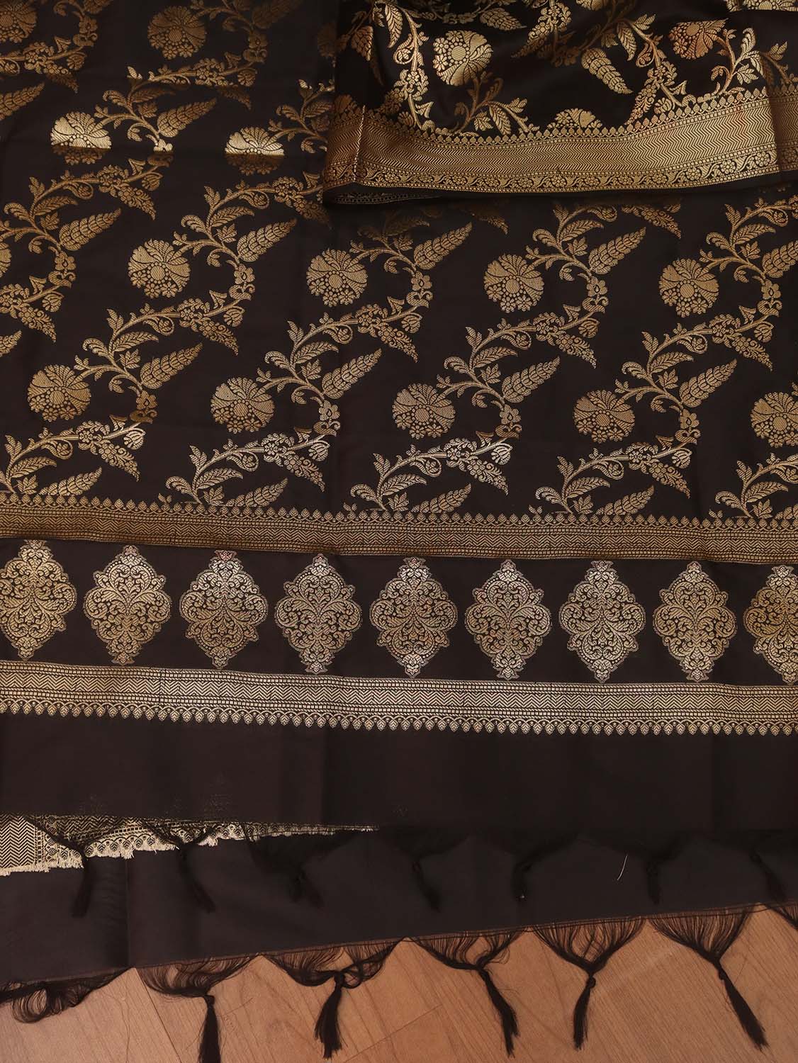 Black Banarasi Silk Dupatta - Luxurion World