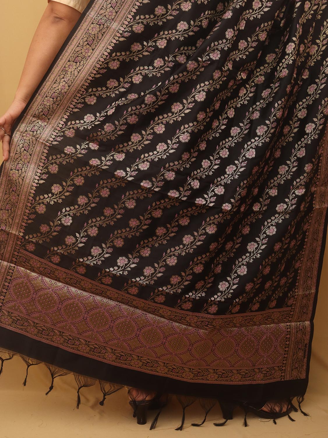 Black Banarasi Silk Meenakari Dupatta - Luxurion World