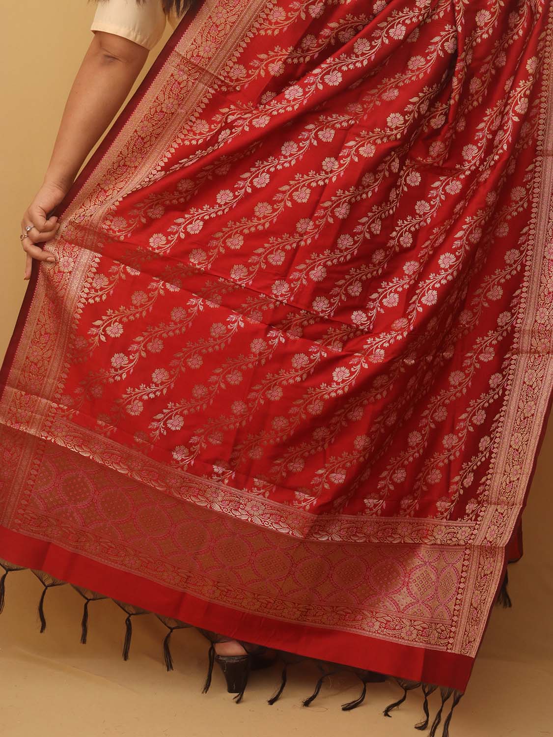 Red Banarasi Silk Meenakari Dupatta - Luxurion World