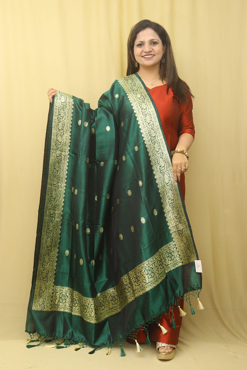 Green Handloom Banarasi Pure Katan Silk Kadwa Dupatta - Luxurion World