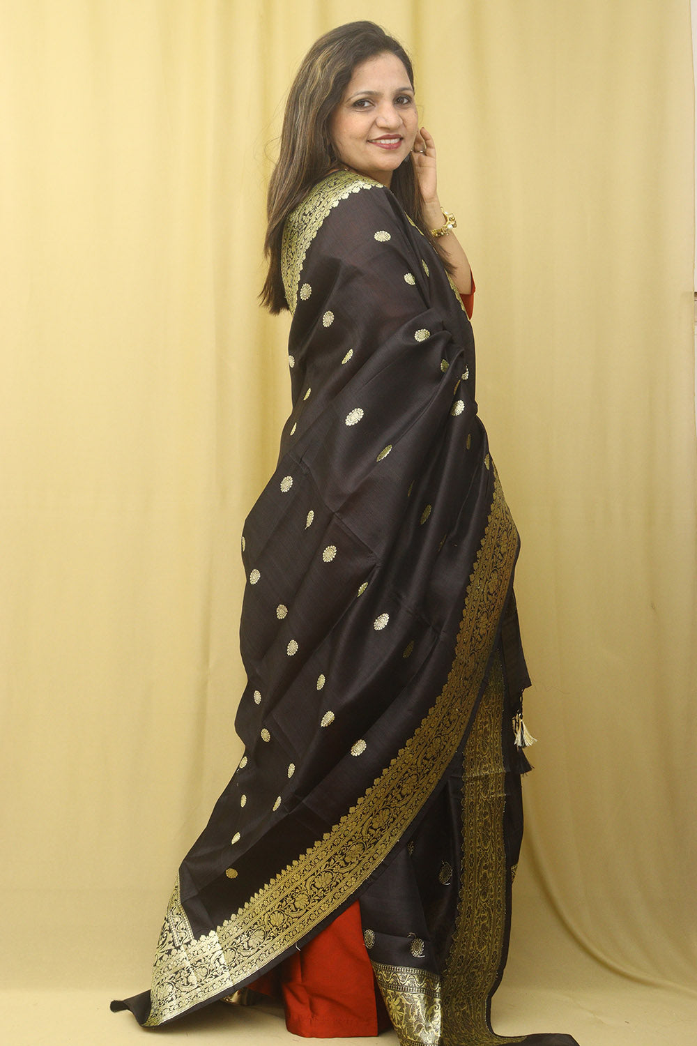 Black Handloom Banarasi Pure Katan Silk Kadwa Dupatta - Luxurion World