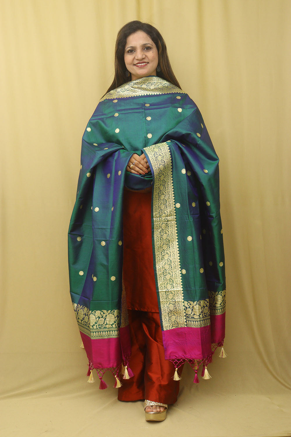 Green And Blue Shot Handloom Banarasi Pure Katan Silk Kadwa Dupatta - Luxurion World
