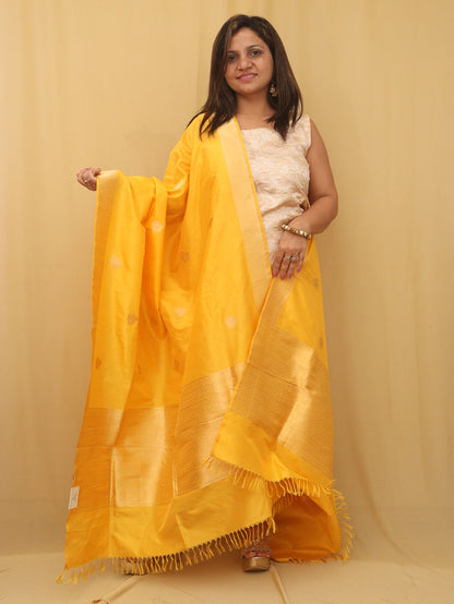 Pure Elegance: Stunning Yellow Handloom Banarasi Katan Silk Dupatta