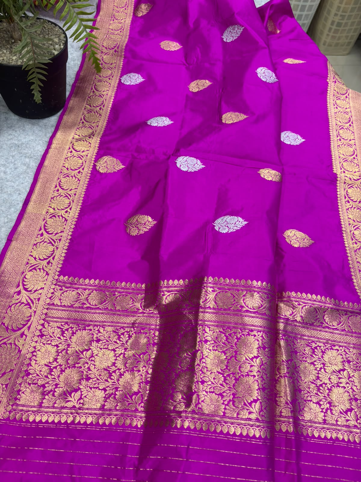 Pink Banarasi Handloom Pure Katan Silk Flower Design Dupatta