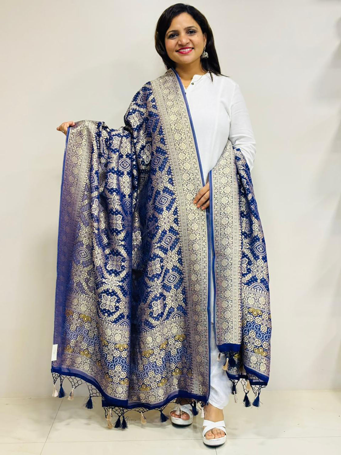 Elegant Blue Banarasi Bandhani Georgette Dupatta - Luxurion World- Crafted Heirlooms